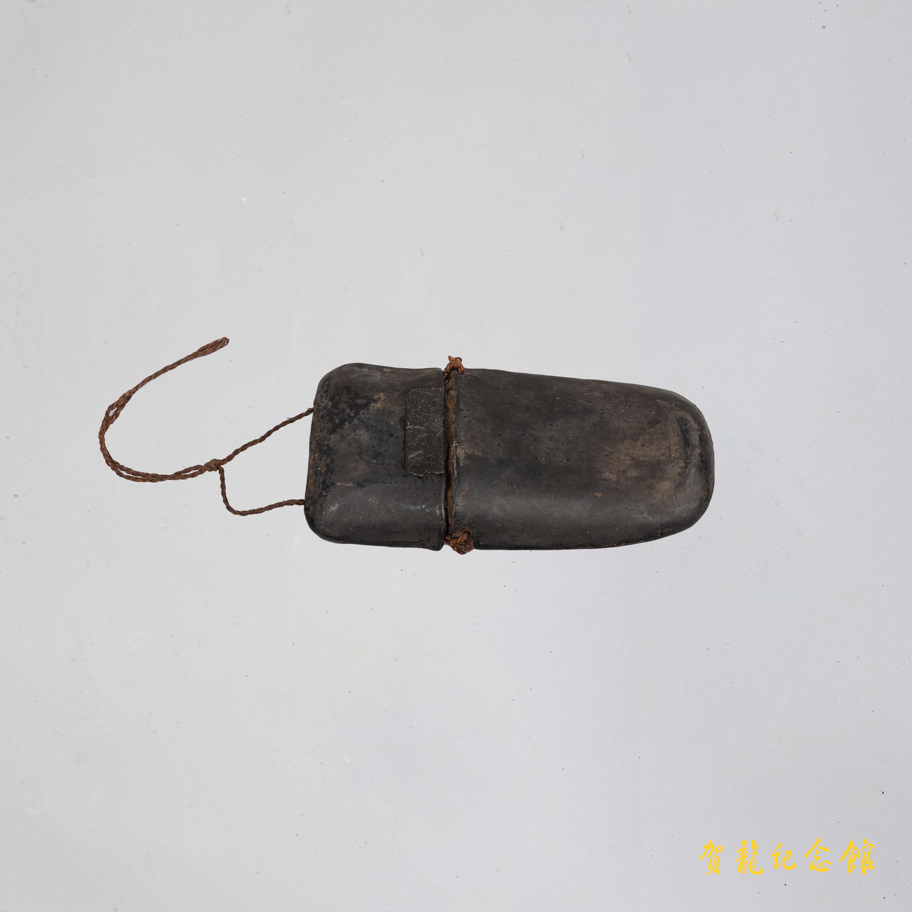 1915年，贺龙在慈利宣传中华革命党主张，群众用过的眼镜盒